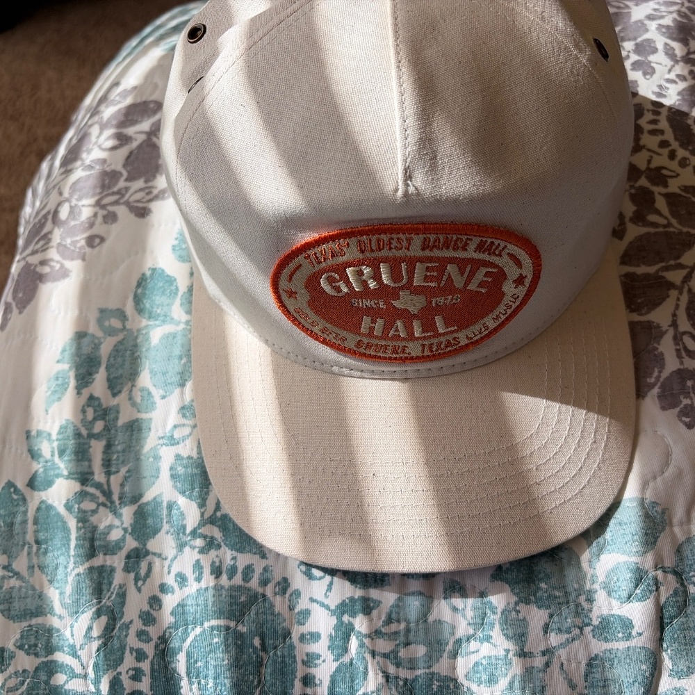 Gruene hall hat